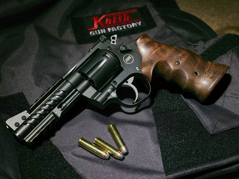 "Revolver Korth Ranger, 4"" .357 Magnum"